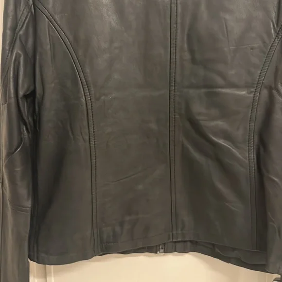 GQ Firenze-Italia Pure Leather short jacket! Classy, stylish, sassy!UK S/M! NWOT - Picture 12 of 16